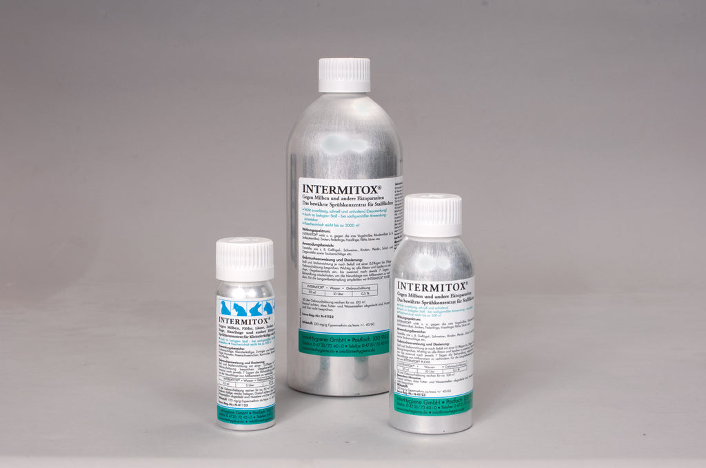 Sprühkonzentrat (EW) für Kleintierkäfige und Ställe

gegen Milben, Flöhe, Läuse, Zecken, Federlinge, Haarlinge und andere Ektoparasiten